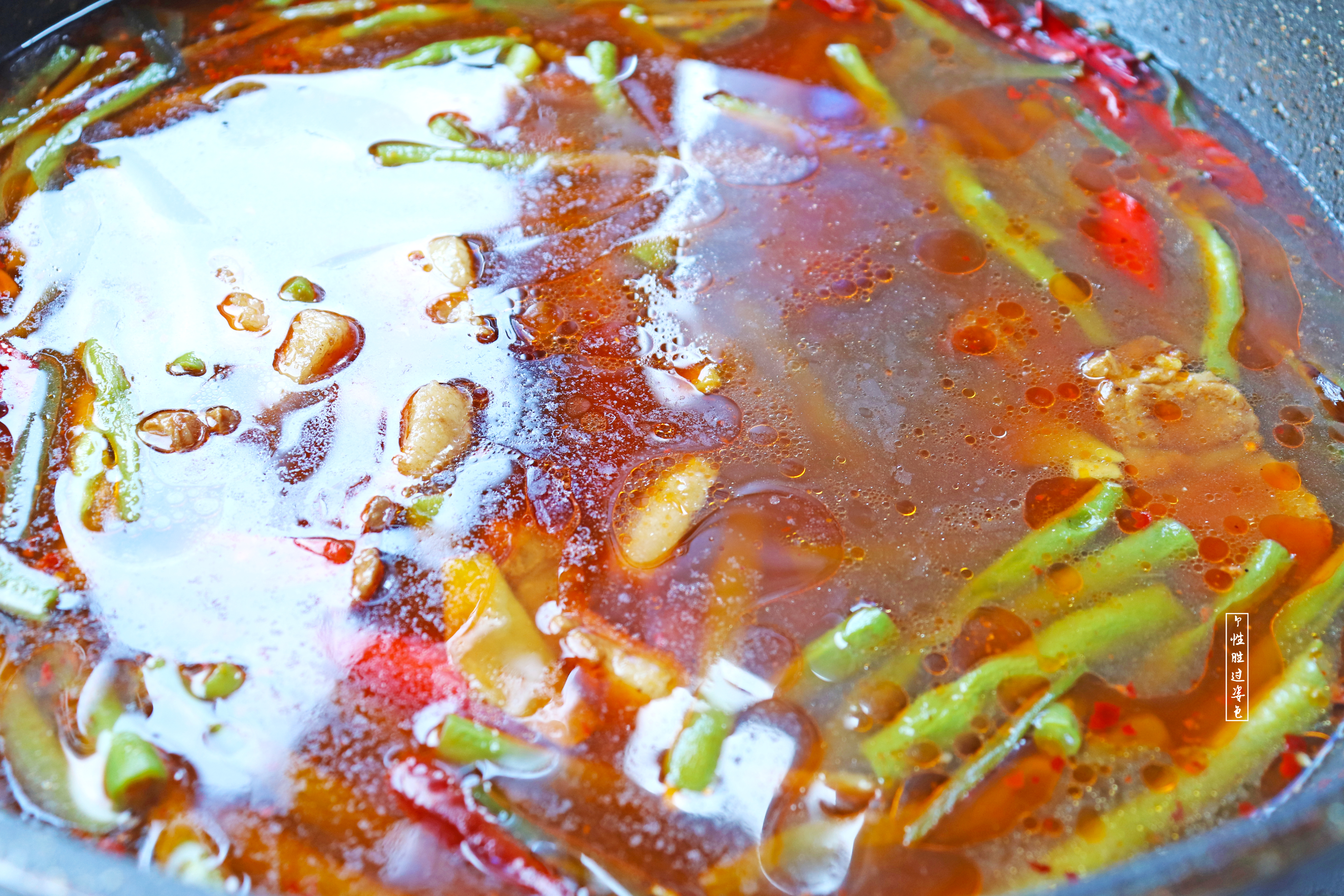 焖面家常做法面条不粘锅,北方人做焖面怎么才能使面条完整