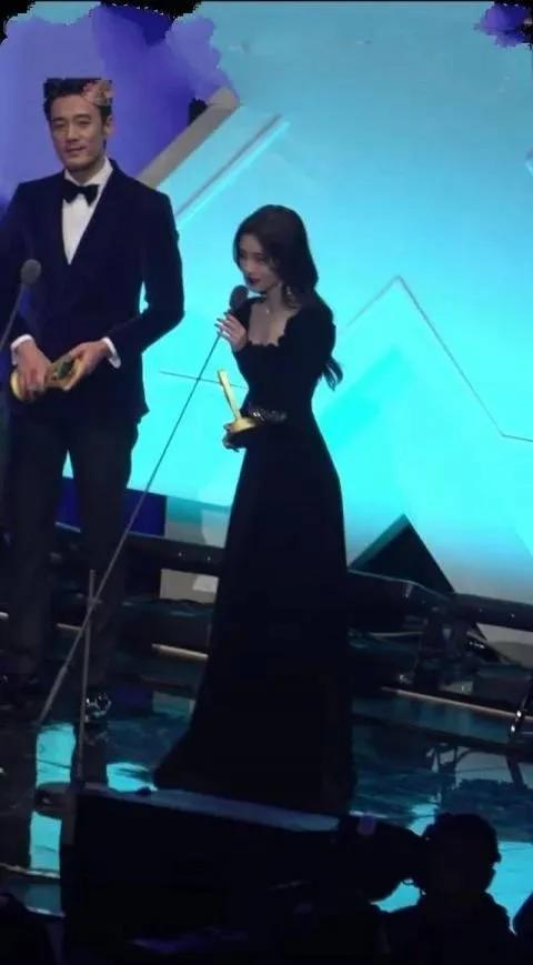 鞠婧祎现实中是真的白吗,鞠婧祎现实真的那么白吗