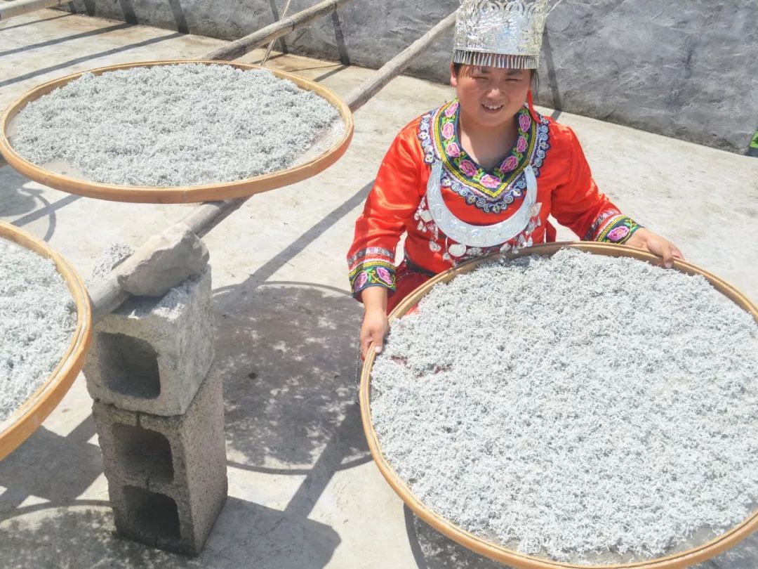 “磨叽哥”的另类代购生意：全村的希望，不做网红想做企业家