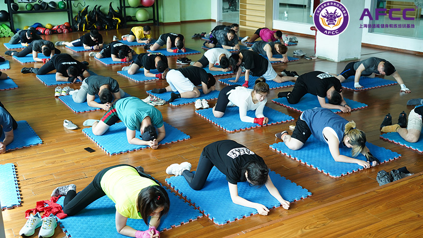 想当健身教练去哪里学,想当一名健身教练