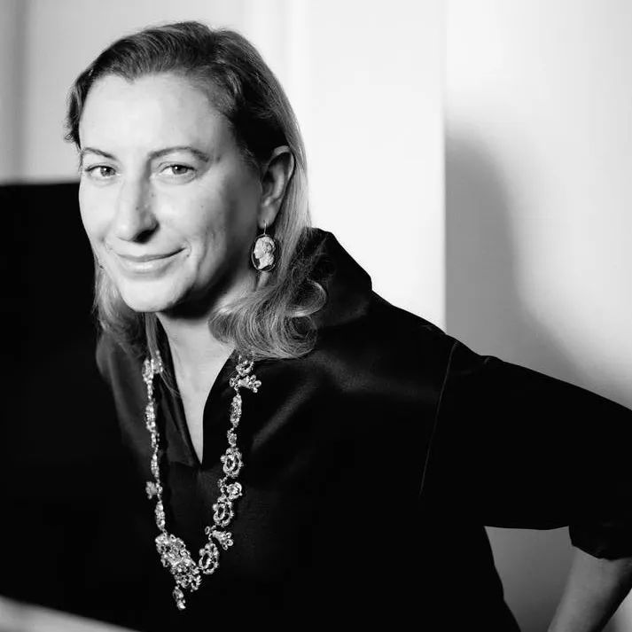 Z世代实验室｜时尚百年沉浮，那些乘风破浪的姐姐们依旧站在浪尖