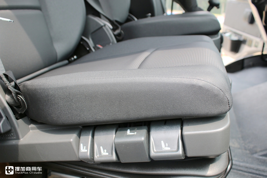 2018款奔驰大型顶级豪华房车,奔驰赛托斯6*6房车