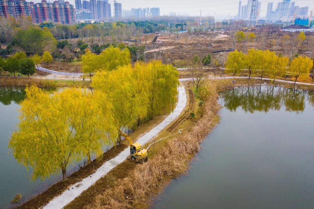 会玩！公园空降一批“暖宝宝”，只为给“老铁”暖暖心