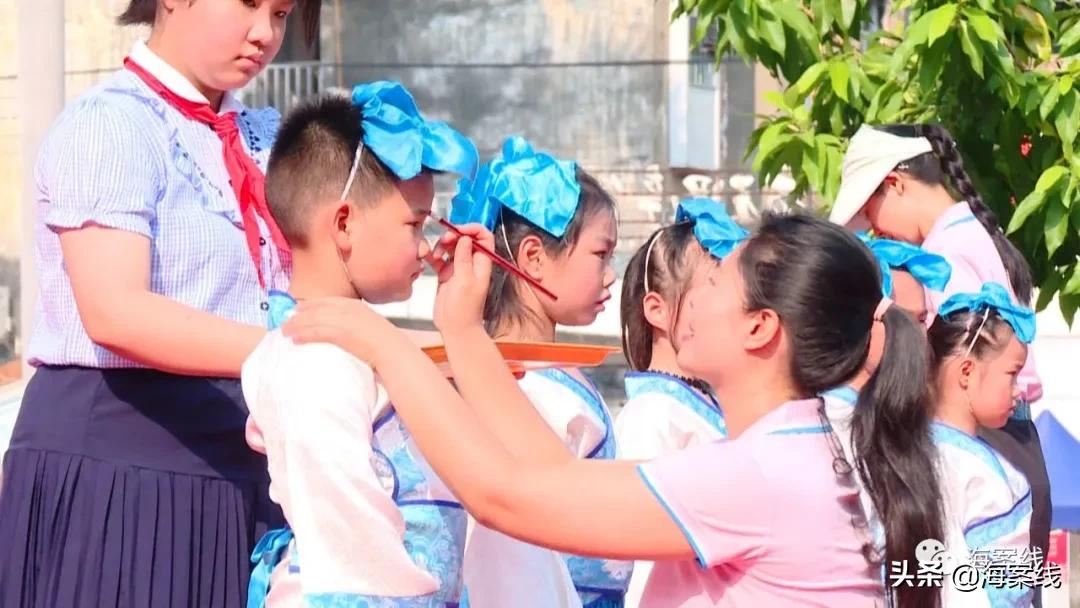 一年级新生开笔礼迎开学,开学第一课小惊喜