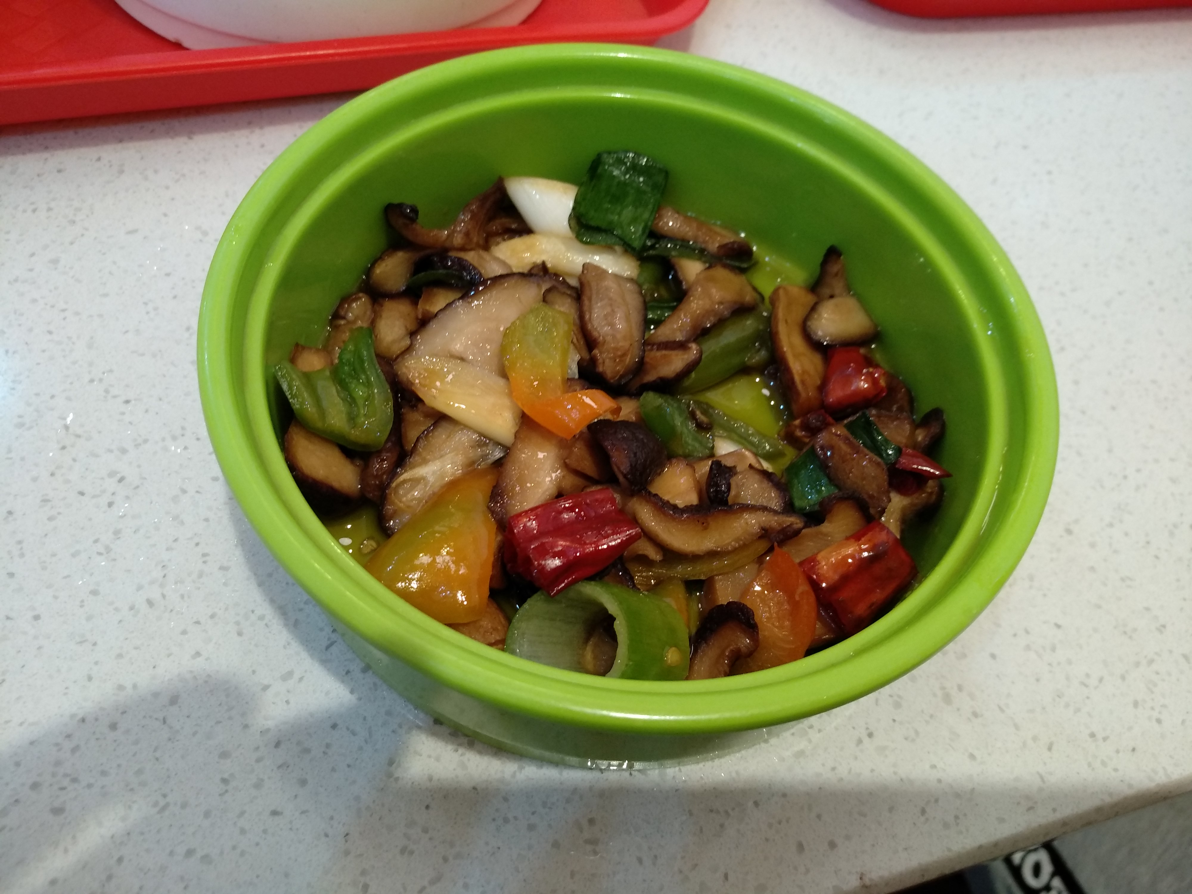 禄丰日记：中午不想做饭，花43元在愉筷吃了一餐