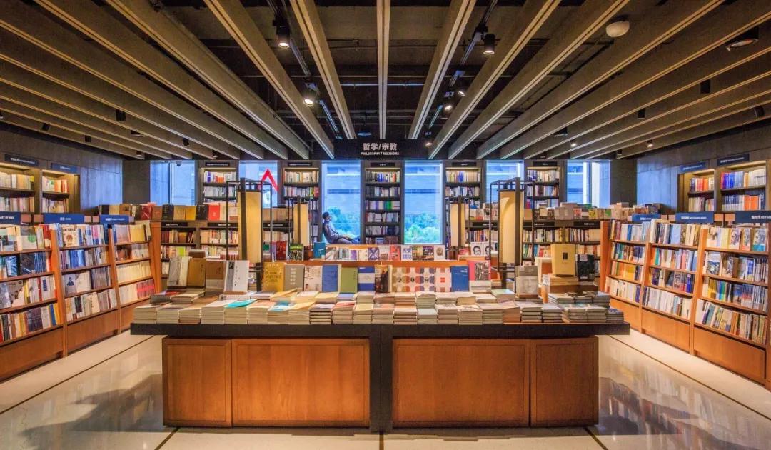 时尚速报|Burberry员工感染新冠；地素时尚第一季度净利大跌37%