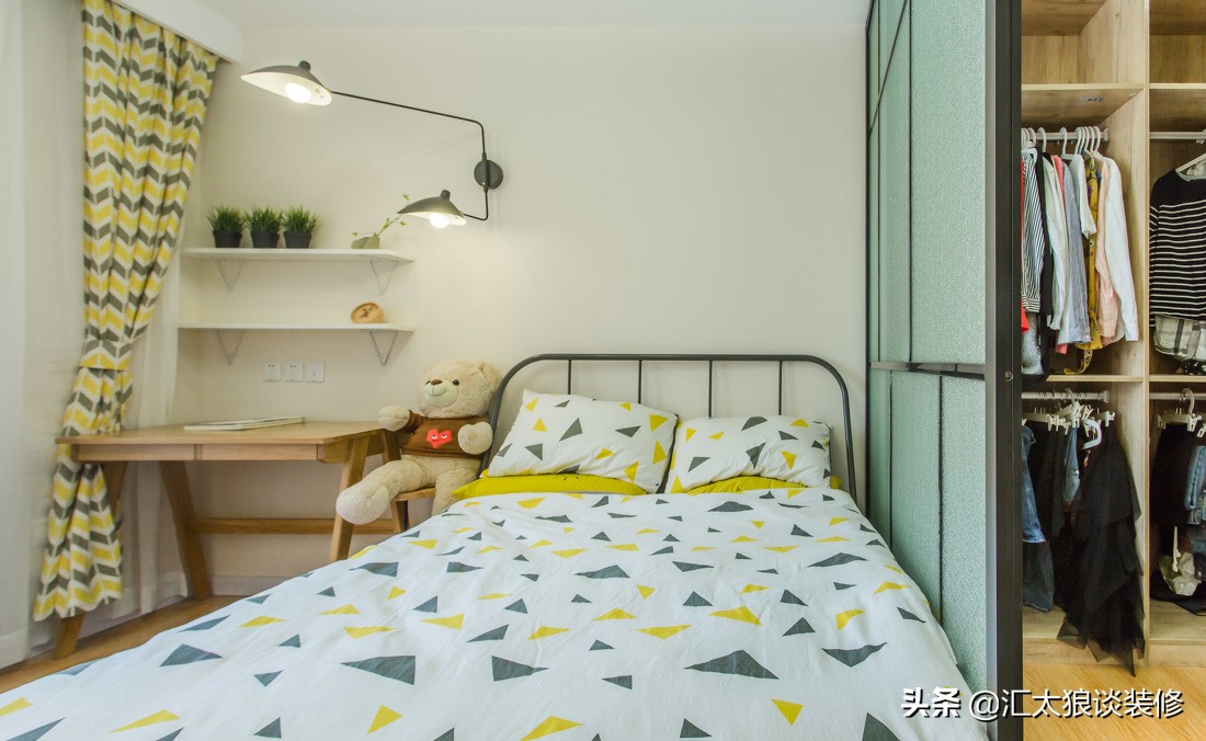 她家装修很简单,她家两居室装修太惊艳了