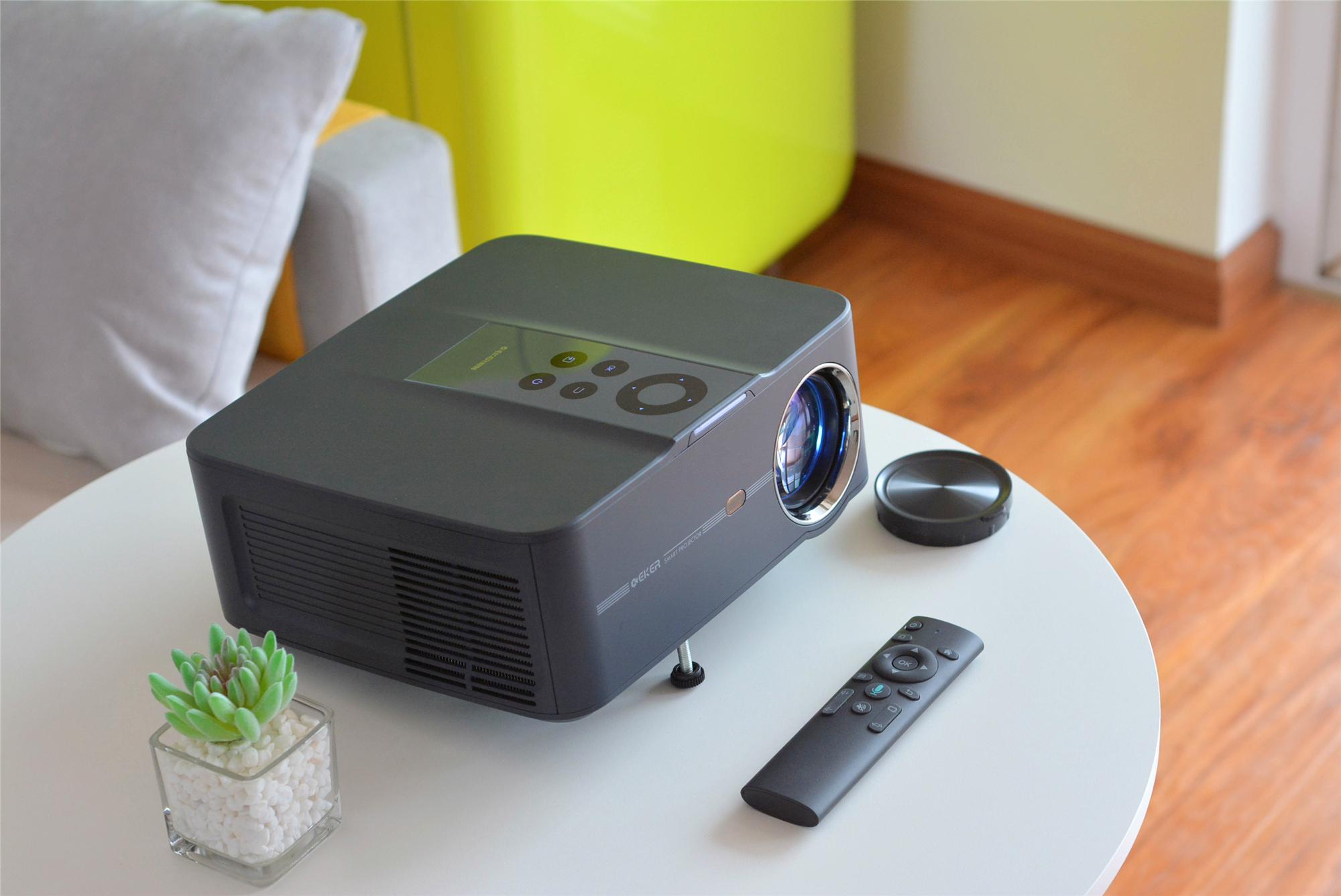 国产推出“新款LED投影”：900ANSI够不够用？白天开窗实测