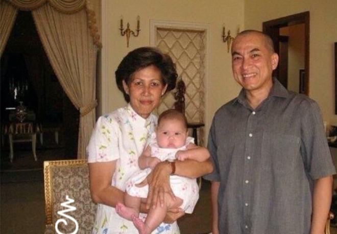 公主和国王简朴又亲民，公主像卖菜大婶，国王像民工大叔