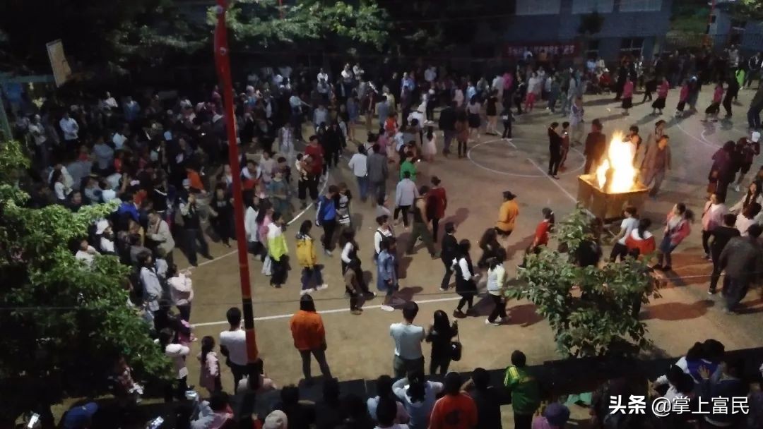 楚雄火把节的攻略,楚雄市火把节攻略