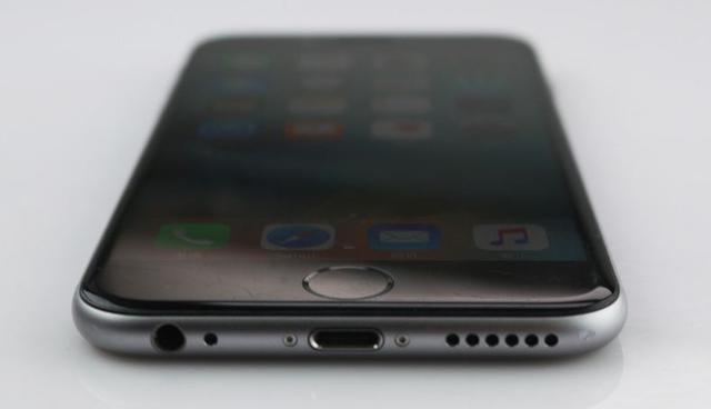 手机屏幕贴水凝膜好还是钢化膜好,手机屏幕裂纹了贴个钢化膜行不行