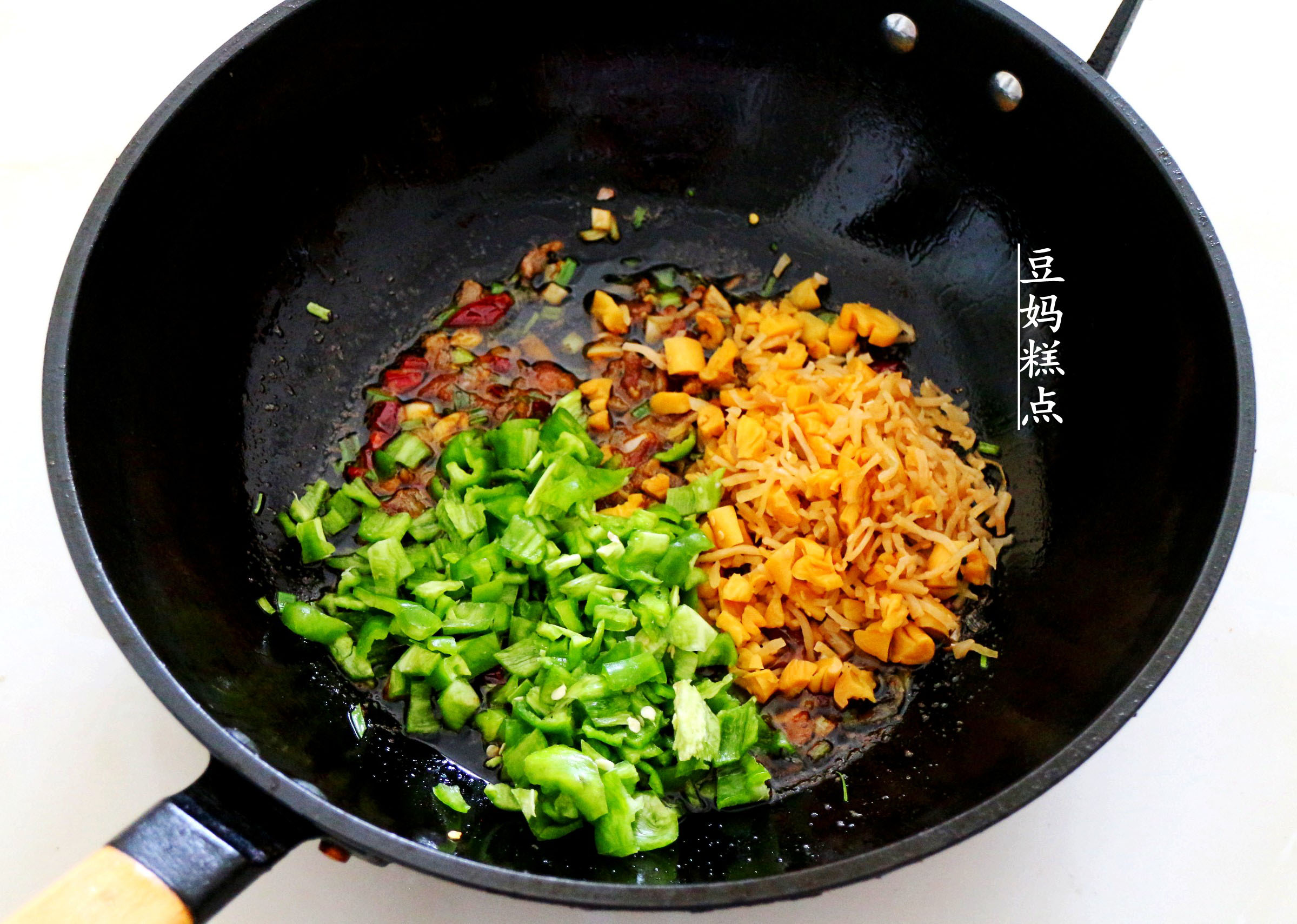 外婆菜怎么搭配做才好吃,外婆菜如何搭配炒好看又好吃