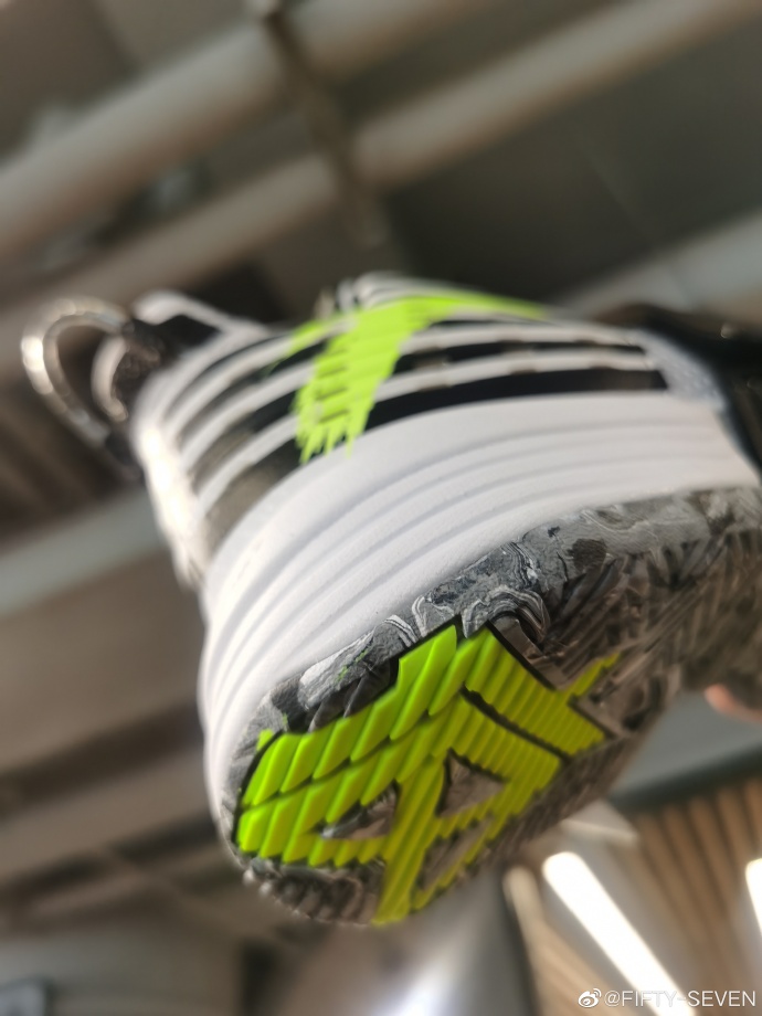 安踏解构缓震,安踏要疯横扫2代缓震