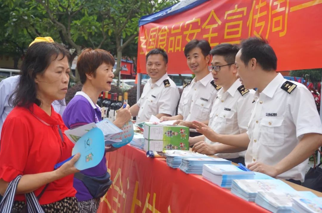 海珠|厉害了,海关人员手把手教你辨真假!再也不怕买到假的“进口”奶粉、葡萄酒啦~