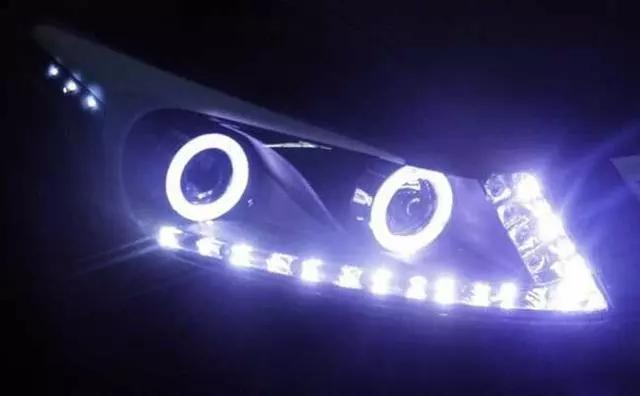 卤素灯不够亮换灯泡,感觉自己车的卤素灯不够亮