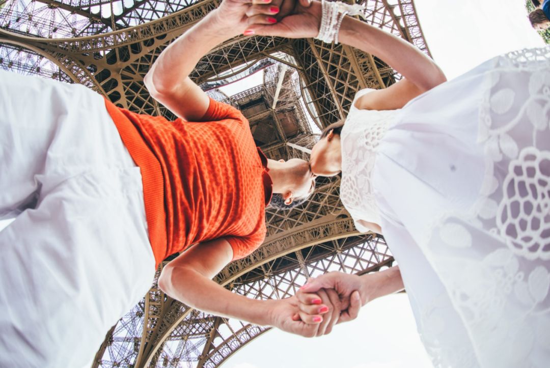 为什么恋爱久了话越来越少,情侣磨合期无话可说