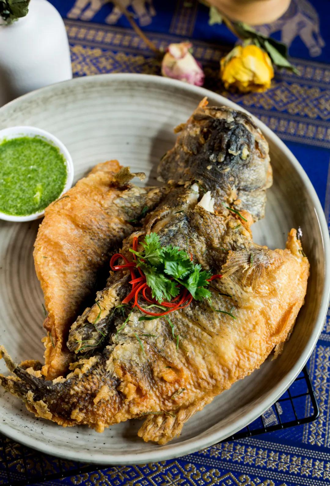 一桌只接待4人的餐厅,每天只接待三桌的火锅