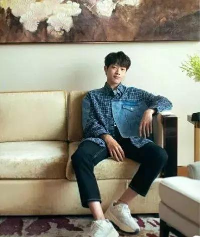 魏大勋杨幂亲密照,魏大勋和杨幂同回酒店举止亲密