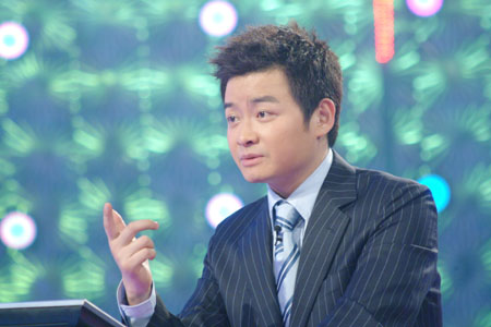 央视主持人李佳明近况,李佳明现在在央视几台当主持人