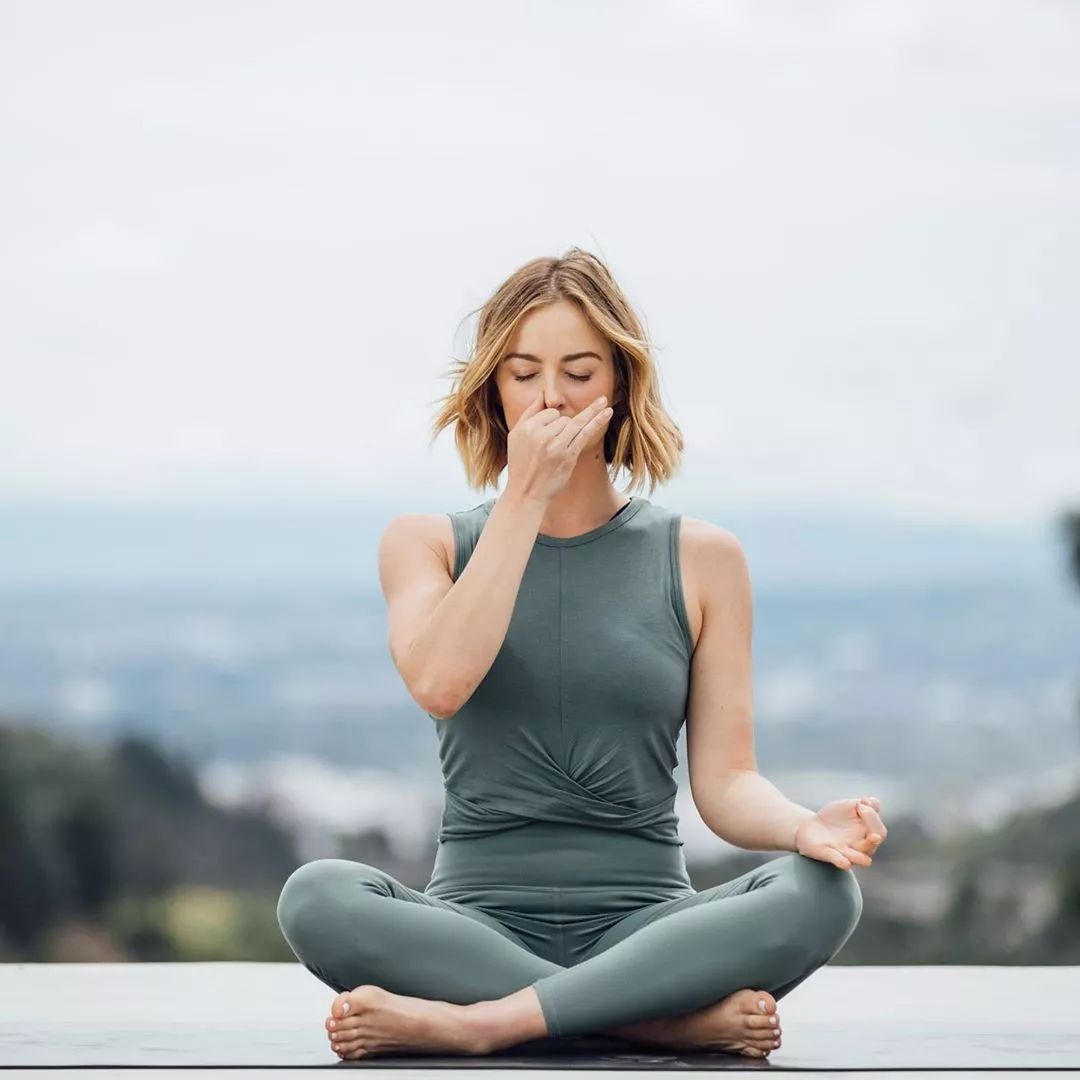 零基础哈他瑜伽入门,哈他瑜伽和哈他正位有什么区别