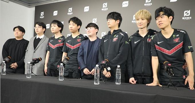 赛后群访kanavi,赛后群访