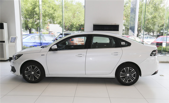 懂车之人买法系？可为啥标致308底盘扎实，外观帅气，却不被认可