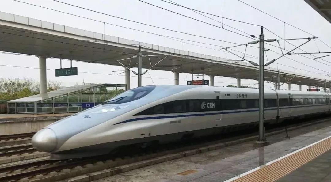 钢轨上的长龙——盘点全球最快火车，中国高铁无悬念第一