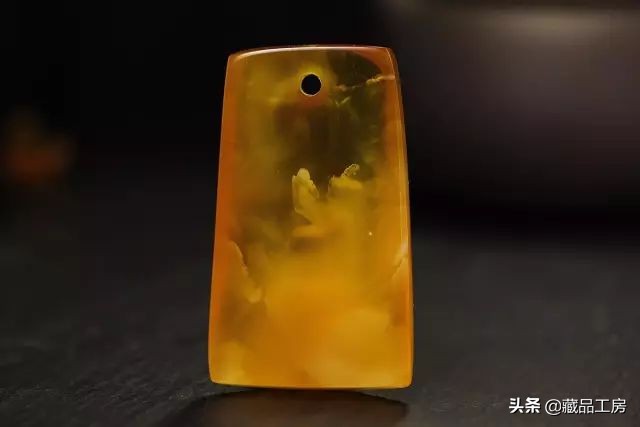 琥珀蜜蜡鸡油黄有什么区别,什么是琥珀及琥珀分类