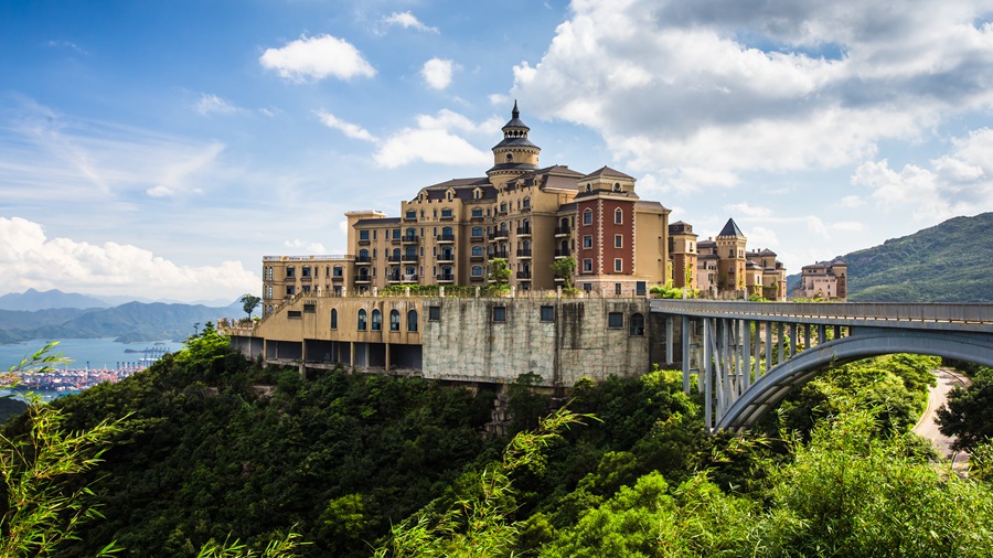 华侨城瀑布酒店房+餐+票，全部只要499！景区VIP通道免排队等你来