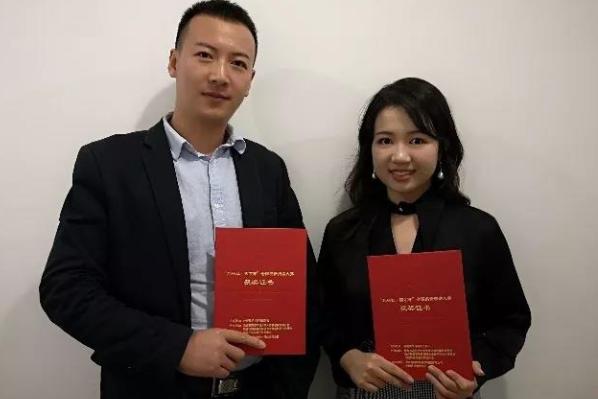 为什么大学里的英语课，多数是年轻漂亮的女老师？男老师去哪了