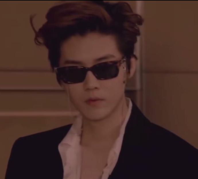 鹿晗生日有什么活动,鹿晗生日哪些明星送祝福