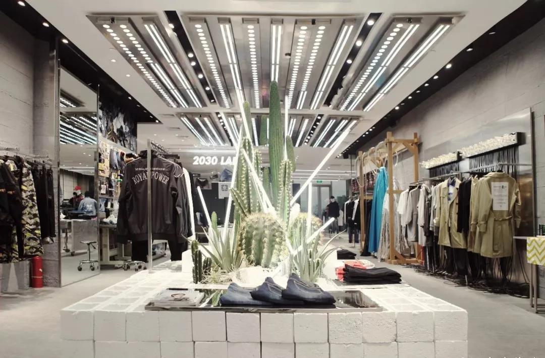 卡宾中国风男装,卡宾男装店铺装修风格