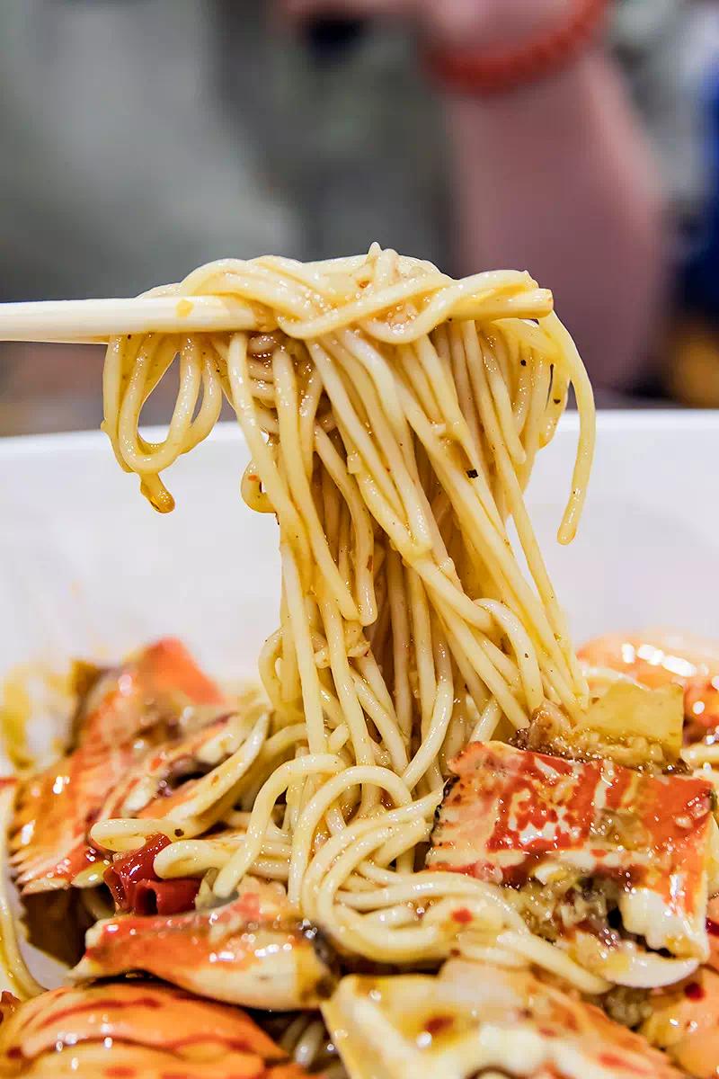 武汉蟹脚面江汉路推荐,武汉有名气的独创蟹脚面