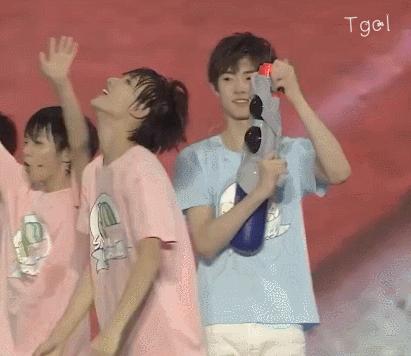 李飞tfboys和时代少年团对比,李飞时代少年团纪录片