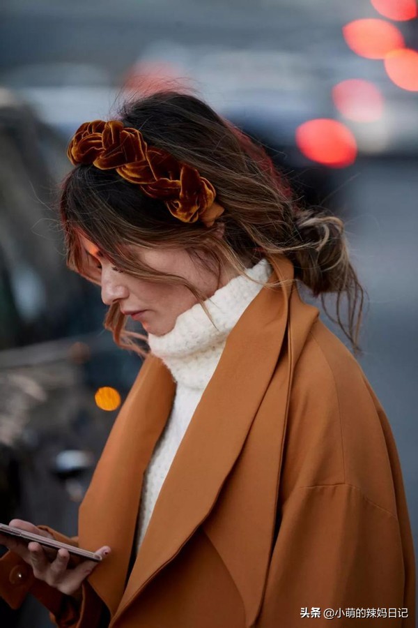 这个春天必学的气质发型,简单又时尚的发带造型