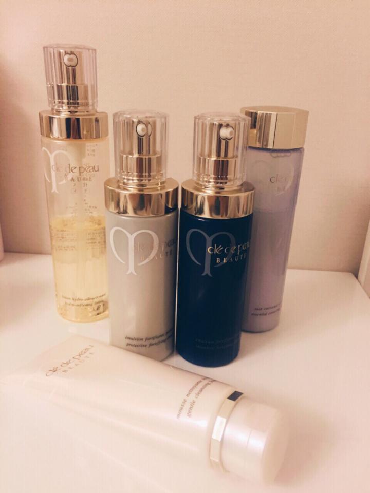 日本护肤品和国产护肤品区别，用了一个月，皮肤对比差距太明显