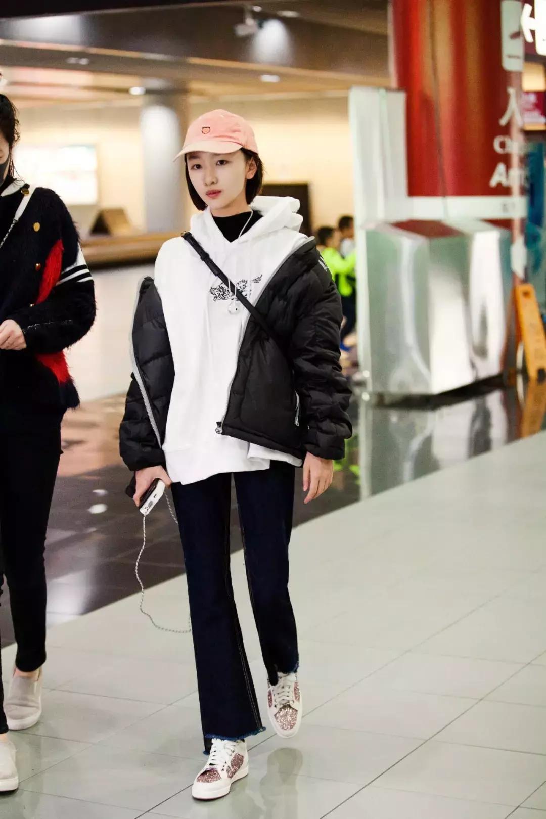 卫衣羽绒服最保暖时髦的冬季搭配,羽绒服卫衣简直时髦