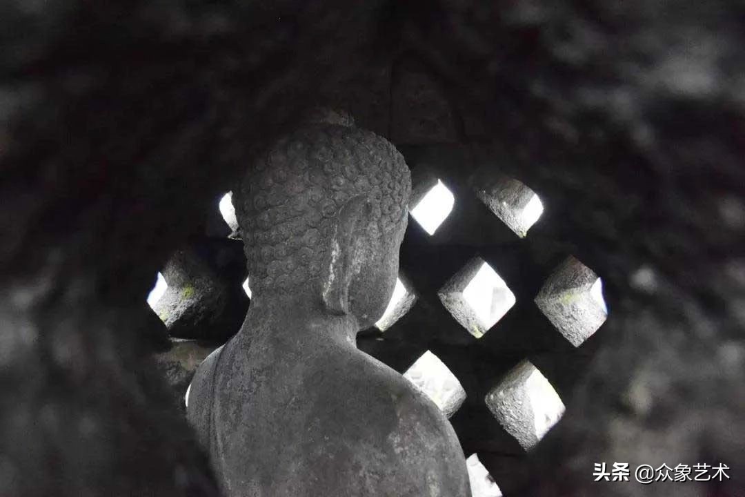 世界最大的佛寺在哪里,婆罗浮屠塔附近寺庙