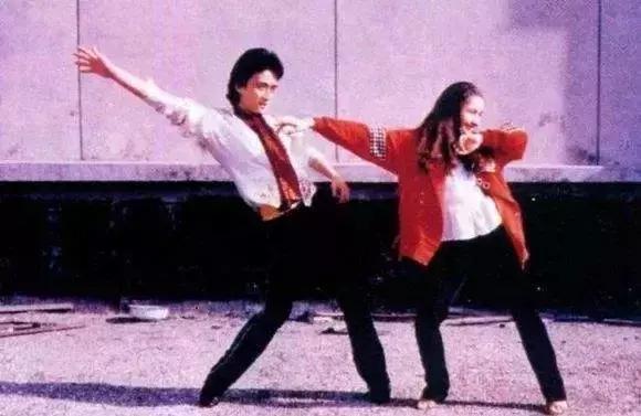 翻唱最火的野狼disco歌曲,翻唱野狼disco快节奏男生版