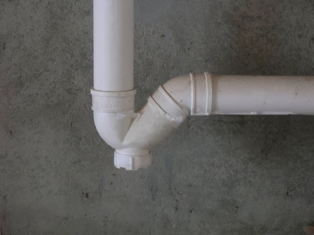 卫生间有臭味是楼上的原因吗,卫生间总有一股臭味怎么找原因