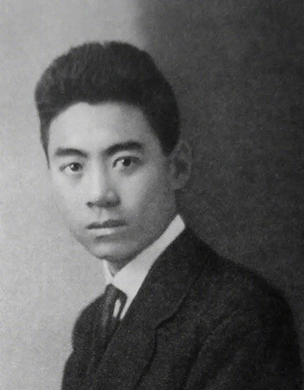 周总理45年前的5款发型告诉我们：“潮流下次轮回，你也难追上”