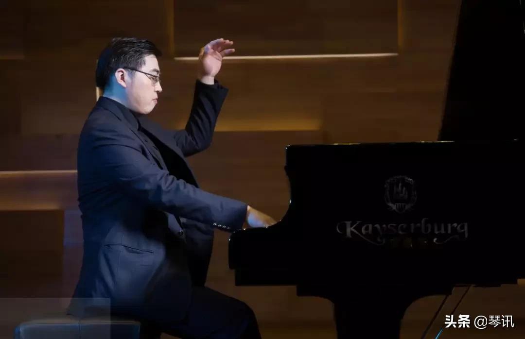 陈韵劼钢琴课直播,恺撒堡艺术家陈韵劼