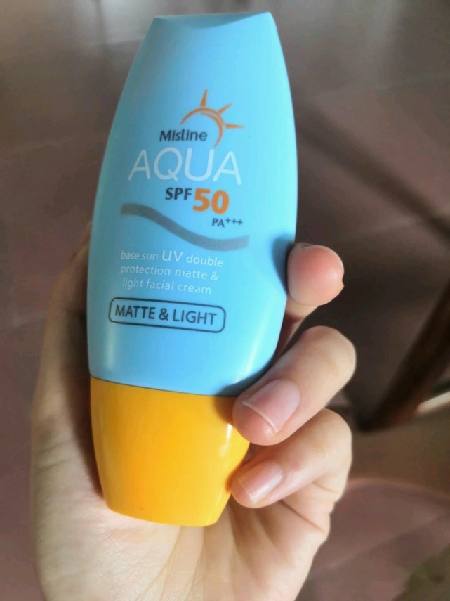 为什么泰国人晒不黑？他们用的泰国防晒霜不比大牌差，平价还好用