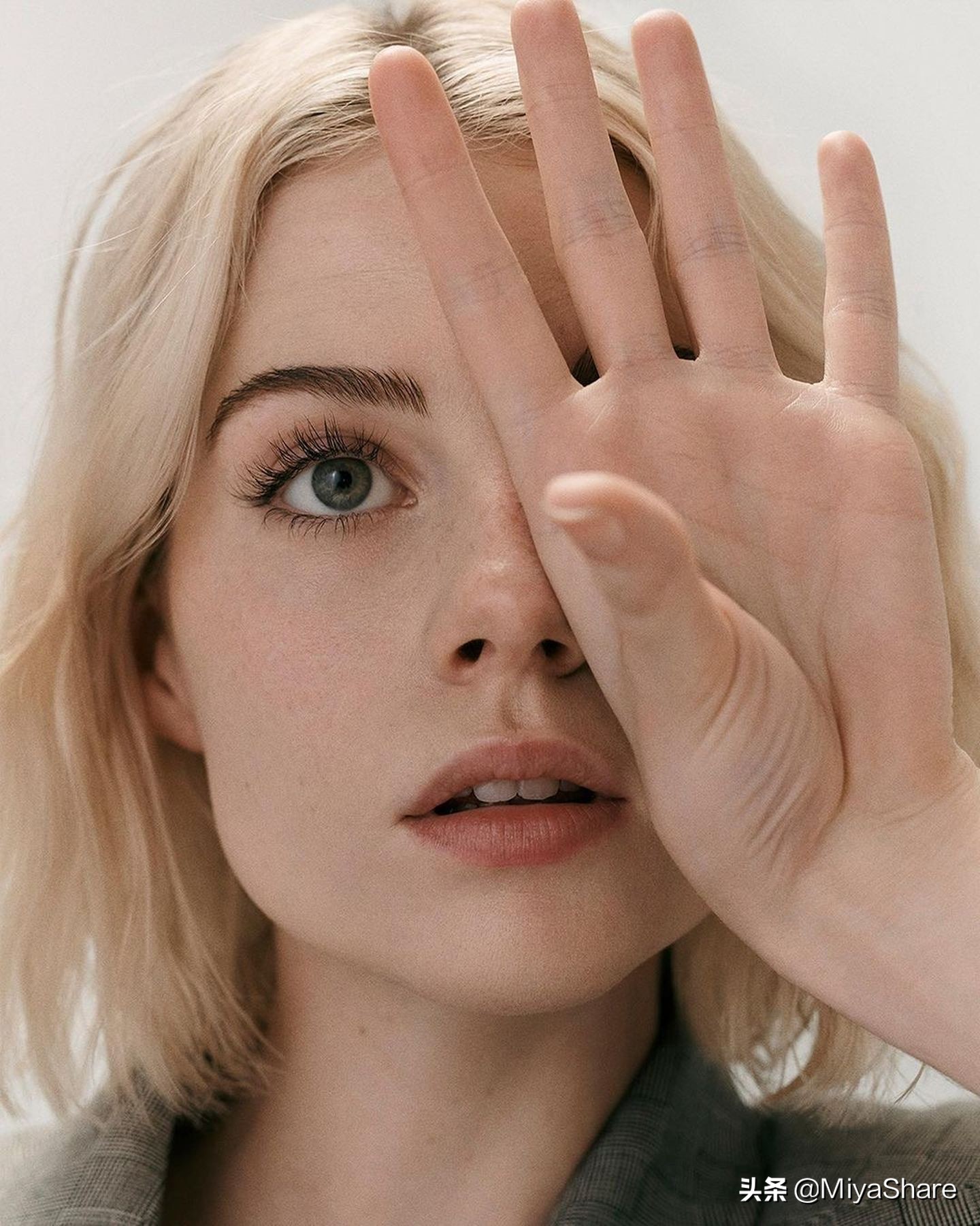 什么粉底不暗沉好用,粉底不起皮的正确使用方法