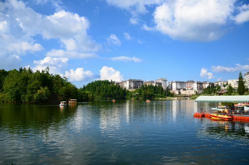 重庆避暑凉快的地方,重庆人都去贵州哪里避暑最好