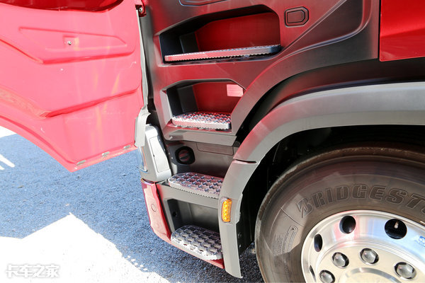 公路之王斯堪尼亚s500,斯堪尼亚s500跑高速视频