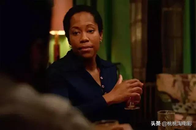 鍚庡ぉ鐢靛奖瑁呭,鍚庡ぉ鐢靛奖涓殑瑁呭