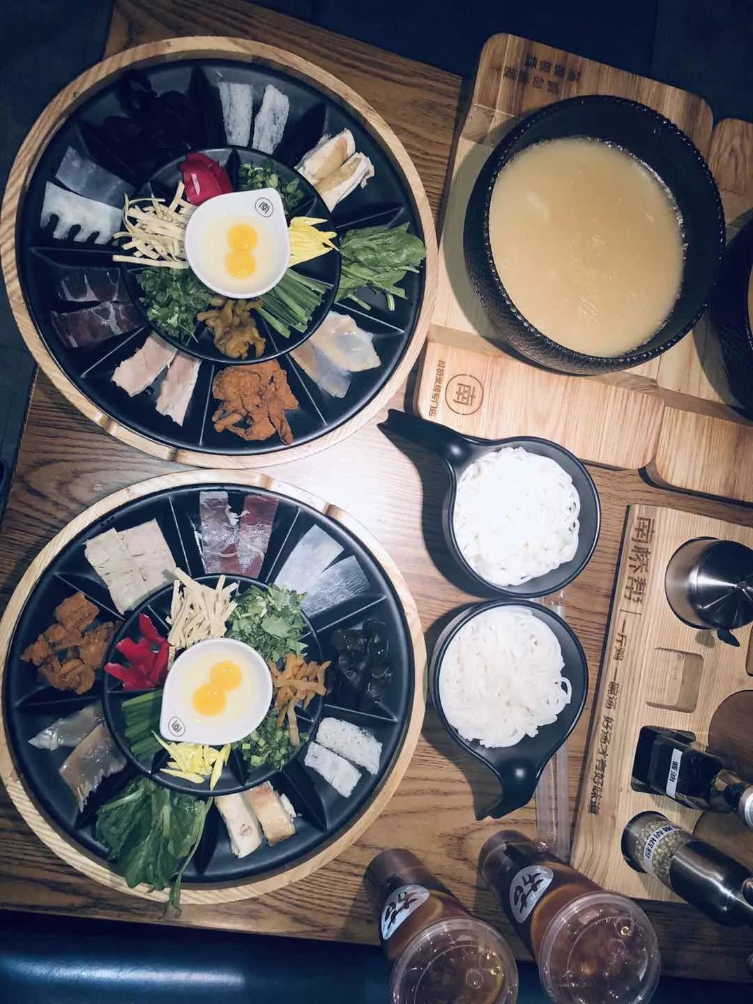 云南过桥米线份量足5包24块9,香沅桥过桥米线优惠套餐