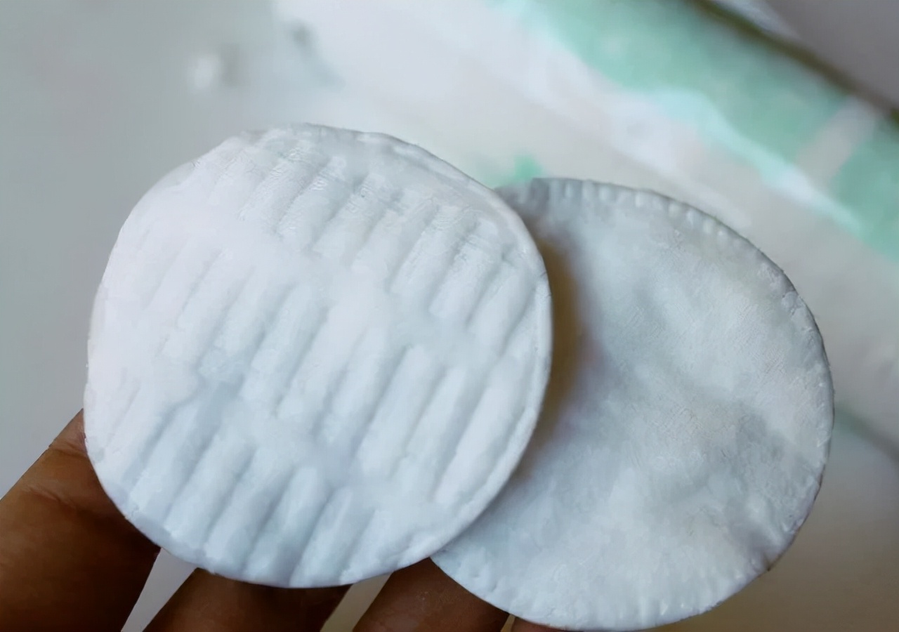 睫毛没卸干净成块了怎么办,睫毛根部眼线卸不干净