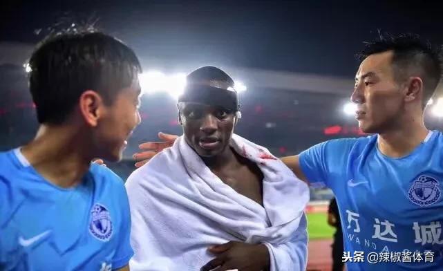 穆谢奎晕倒视频,穆谢奎骨折